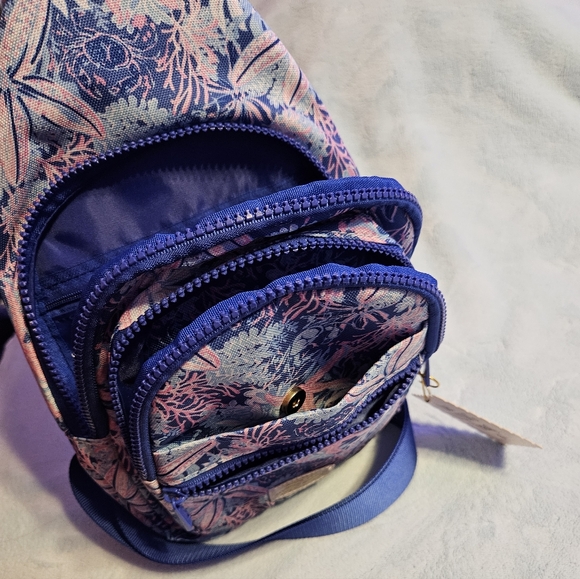 NWT Sling Bag - Picture 13 of 14